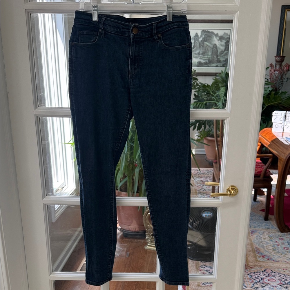 LOFT Dark Blue Women's Skinny Jeans size 8